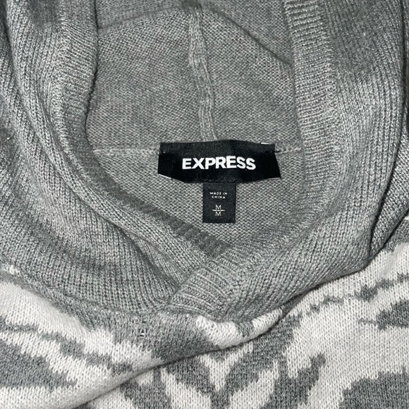 Hooded Sweater - Picture 7 of 10